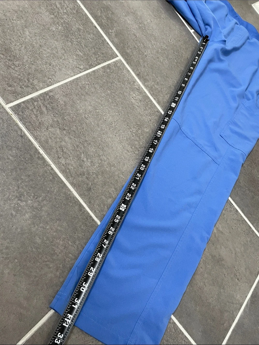 FIGS Axim 32” Cargo Scrub Pants size Large